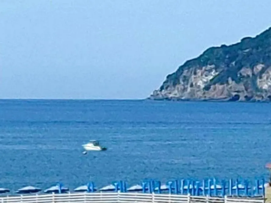 A Mare Con Vista Sul Mare A 50 Mt Apartment Marinella di Sarzana 0*,